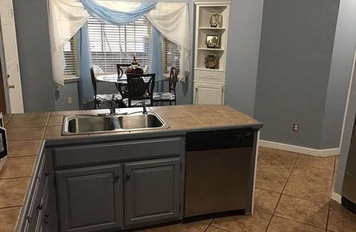 Benton House | Charming 3-bedroom 2.5 bath house in pleasant Yazoo City with plenty of space