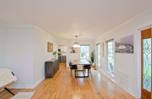 Decatur House | Charming 3-bedroom 3Bathroom House in the Medical District