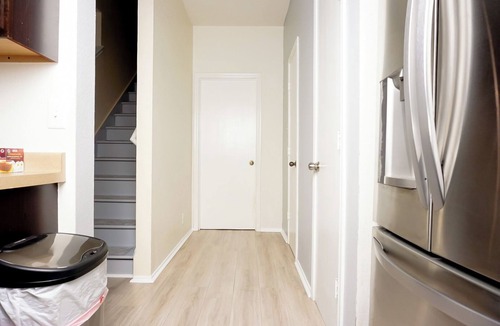 Kyle House | Charming 3-bedroom 6 beds. 2.5 bath. Pools access house with WiFi and AC in Kyle