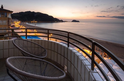 Zarautz Apartment | Charming 3-bedroom apartment in Zarautz, close to the beach