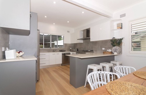 North Haven House | Charming 3 bedroom, modern, waterfront home