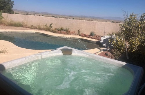 Elgin Bed & Breakfast | Charming 3-bedroom B&B with pool and jacuzzi in Enchanting Elgin