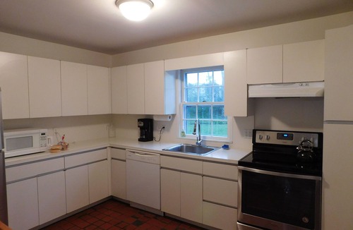 Water Mill House | Charming 3-bedroom barn house on 1-acre in Water Mill w/Fireplace, WiFi, W/D