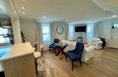 Fairfield Cottage | Charming 3-bedroom beach cottage in beautiful Fairfield with AC