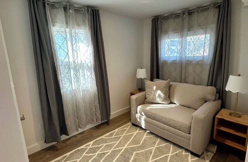 Fairfield Cottage | Charming 3-bedroom beach cottage in beautiful Fairfield with AC