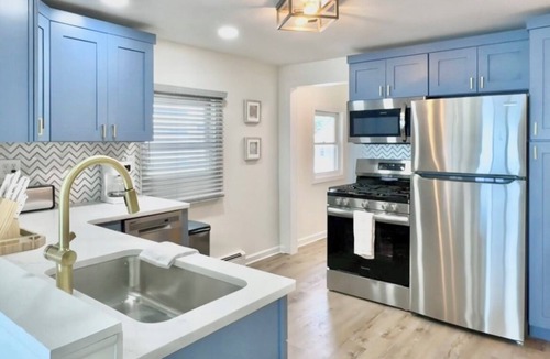 Milford Cottage | Charming 3 Bedroom Beach Front Cottage