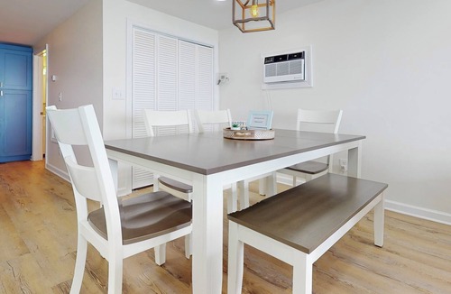 Milford Cottage | Charming 3 Bedroom Beach Front Cottage