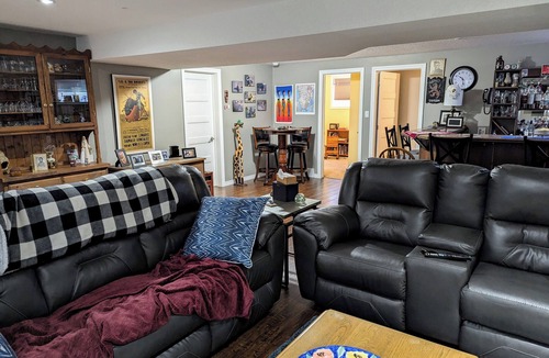 Beachville House | Charming 3-bedroom bungalow in Ingersoll. Perfect for extended stay!