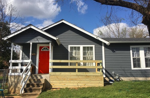 Chestnut House | Charming 3-bedroom Bungalow! Close to Downtown and UT - walkable to lots!