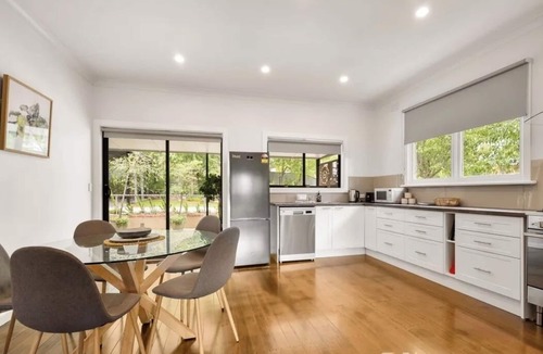 Beechworth Cottage | Charming 3-bedroom cottage in historical Beechworth