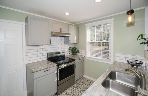 Lindley Park House | Charming 3-bedroom cottage in Greensboro with AC and WiFi