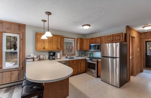 Wilmington Cabin | Charming 3-bedroom cabin w/fire place