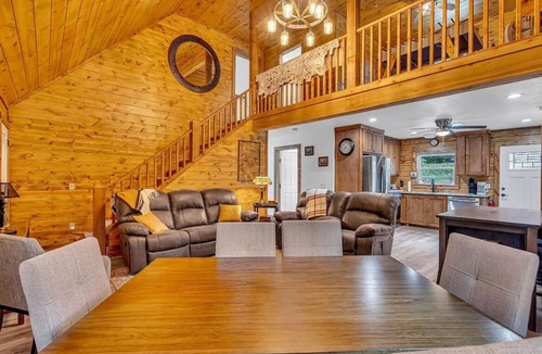 Pottsboro Cabin | Charming 3-bedroom cabin with AC and WiFi in delightful Pottsboro