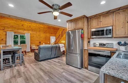 Pottsboro Cabin | Charming 3-bedroom cabin with AC and WiFi in delightful Pottsboro