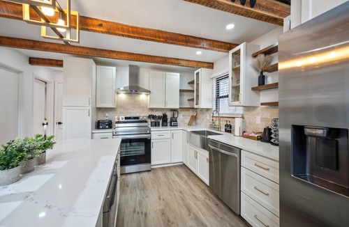 Tobyhanna Cabin | Charming 3-bedroom Cabin With Private Hot Tub