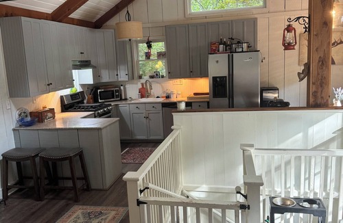 Mountain Park Cabin | Charming 3-bedroom cabin nestled in the forrest of City of Mt. Park.