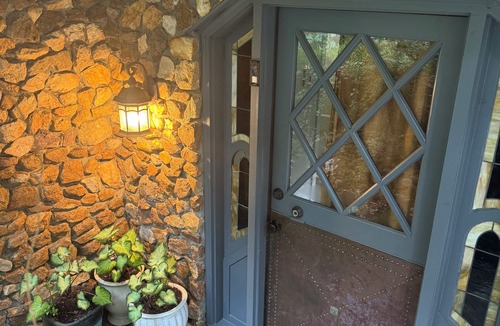 Mountain Park Cabin | Charming 3-bedroom cabin nestled in the forrest of City of Mt. Park.
