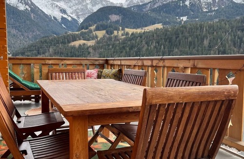 Granges Ski Chalet | Charming 3-bedroom flat in cozy Château-d’Œx chalet