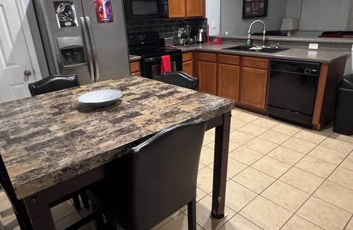 Kissimmee Ski Chalet | Charming 3-bedroom chalet with WiFi and AC in Kissimmee