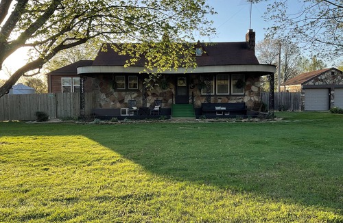 Caulfield Cottage | Charming 3-bedroom cottage with WiFi and AC in delightful Caulfield