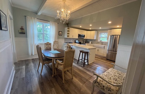 Botwood Cottage | Charming 3-bedroom cottage in Central Newfoundland overlooking Bay of Exploits