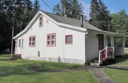 Windsor Cottage | Charming 3-bedroom cottage in Windsor.