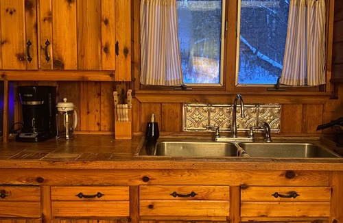 Roscoe Cottage | Charming 3-bedroom cottage in Roscoe for a relaxing Catskills stay
