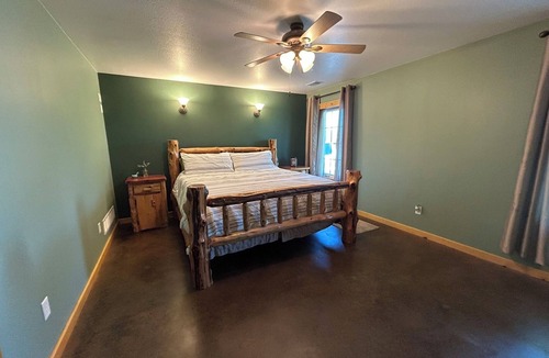 Peculiar Other | Charming 3-bedroom farmhouse outside Harrisonville for relaxing stays