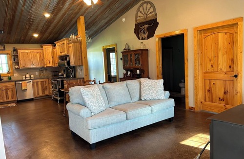 Peculiar Other | Charming 3-bedroom farmhouse outside Harrisonville for relaxing stays