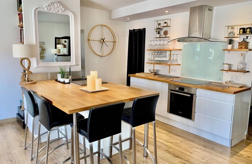 Carcassonne House | Charming 3-bedroom house with WiFi, AC in fabulous Carcassonne
