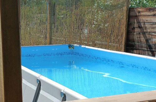 Bellegarde Boat Rental | Charming 3-bedroom house boat with AC, WiFi in beautiful Bellegarde
