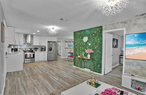 Clearwater House | Charming 3-bedroom home with hot pool and spa.