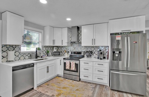 Clearwater House | Charming 3-bedroom home with hot pool and spa.