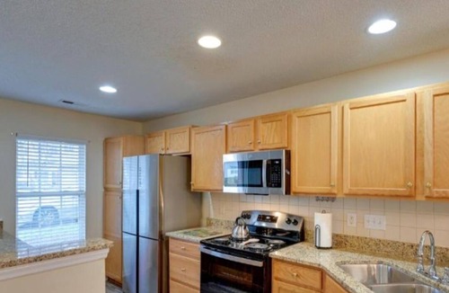 Greensboro House | Charming 3-bedroom house in lovely Greensboro with WiFi, AC
