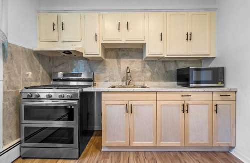 Hackensack House | Charming 3-bedroom house Near