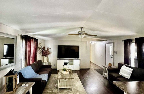Omega House | Charming 3-bedroom home with a cozy feeling and all the amenities in kingfisher