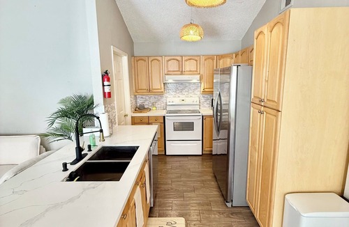 Lewisville House | Charming 3-bedroom house in delightful Lewisville with AC, WiFi