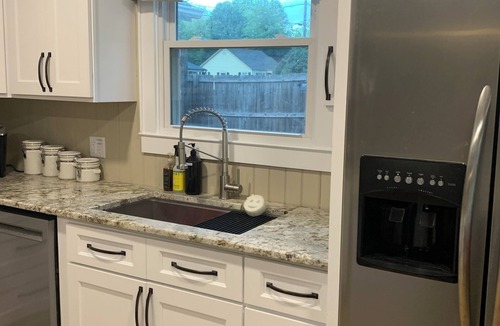 Mount Airy House | Charming 3-bedroom house w/WiFi & AC in wonderful Mount Airy aka Mayberry RFD