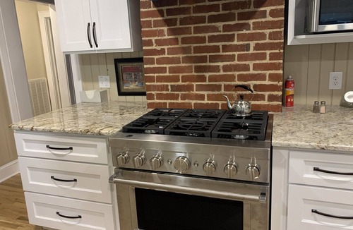 Mount Airy House | Charming 3-bedroom house w/WiFi & AC in wonderful Mount Airy aka Mayberry RFD