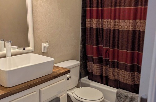 Pocahontas House | Charming 3-bedroom house in lovely Pocahontas with WiFi, AC