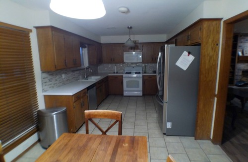 Ponca City House | Charming 3-bedroom house with WiFi , AC and Jacuzzi in Ponca City