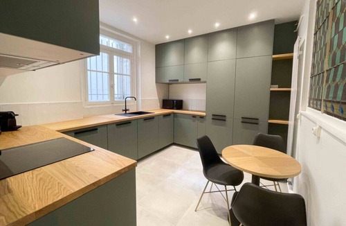17th Arrondissement Apartment | Charming 3 bedroom Haussmannien apartment in Paris 17th district