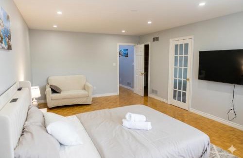 Lakeview House | Charming 3 Bedroom home near the lake