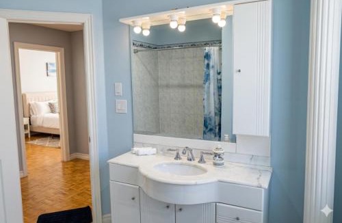 Lakeview House | Charming 3 Bedroom home near the lake