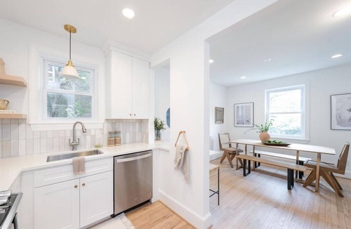 Aurora Highlands House | Charming 3-bedroom house in Arlington