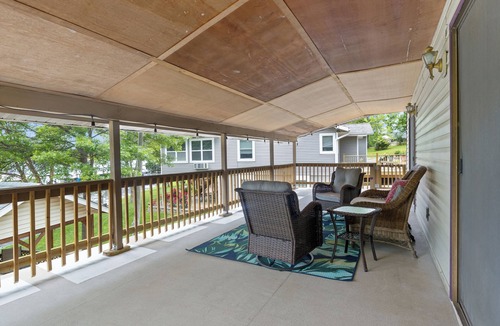 Camdenton House | Charming 3-bedroom house in Camdenton with WiFi and AC