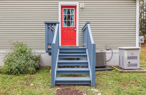 Cuddebackville House | Charming 3-bedroom house in tranquil Godeffroy with WiFi