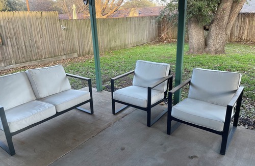 Grapevine House | Charming 3-bedroom house in quiet neighborhood, walking distance to lake