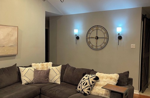 Grapevine House | Charming 3-bedroom house in quiet neighborhood, walking distance to lake