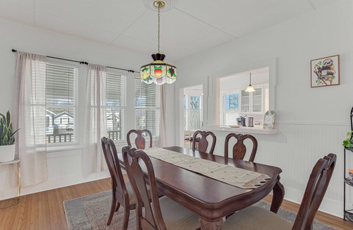 La Grange House | Charming 3-bedroom house with AC in La Grange with Wrap around porches.